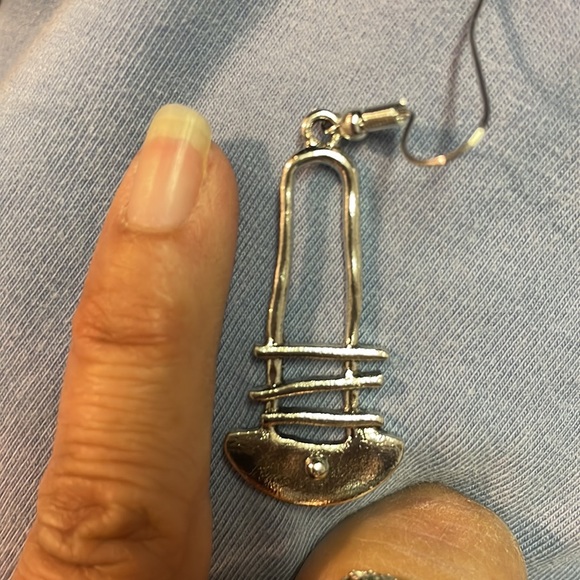 Silver Earrings - Picture 4 of 4